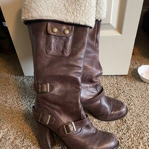 Fergie Boots with shearling fur trim, EUC